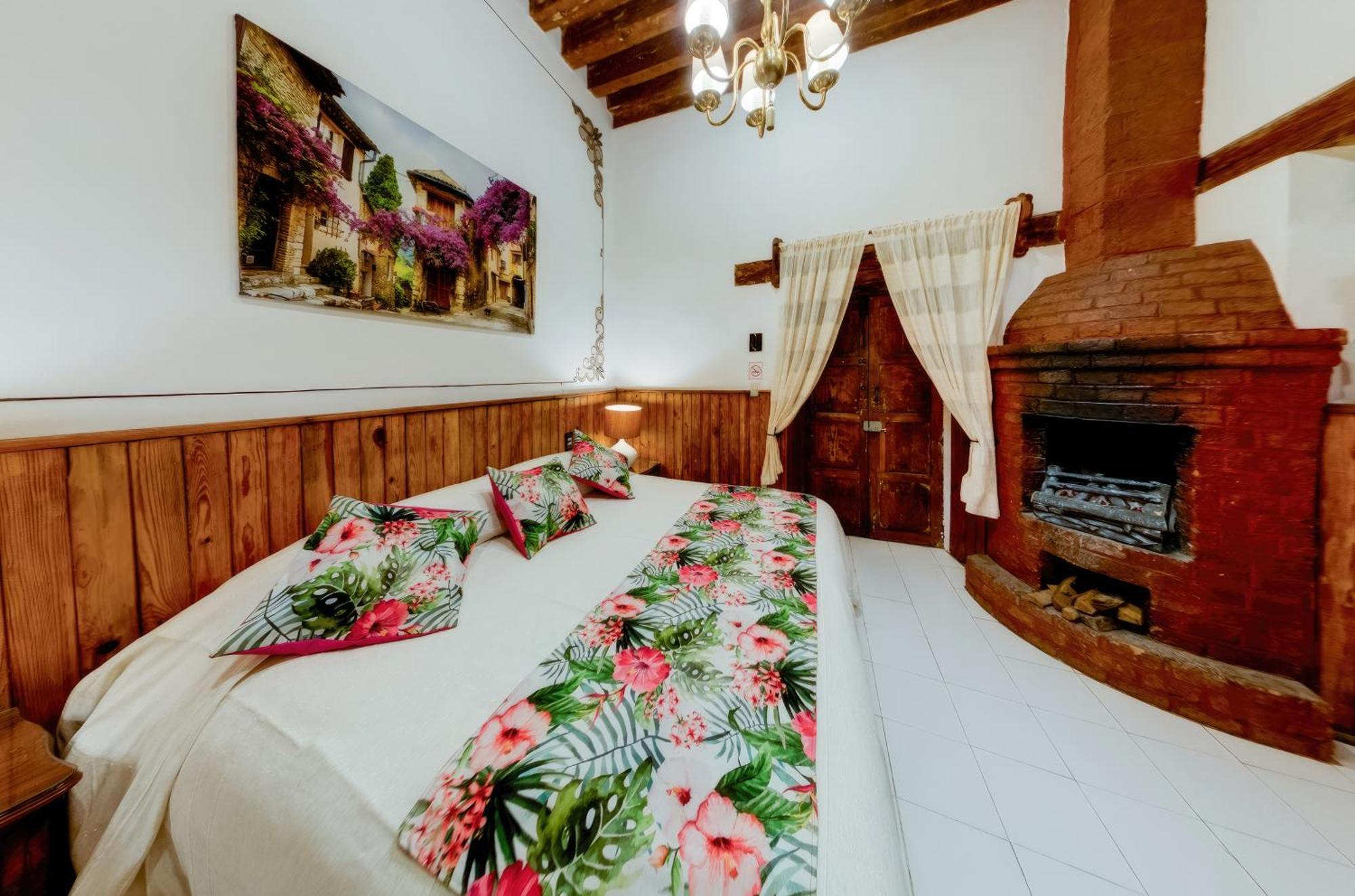 Hotel Casa Baez Patzcuaro Exterior photo